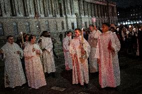 Notre Dame's Virgin Mary Statue Returned To Cathedral - Paris