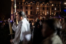 Notre Dame's Virgin Mary Statue Returned To Cathedral - Paris