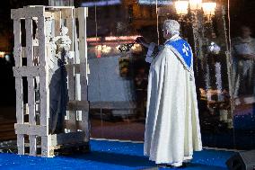 Notre Dame's Virgin Mary Statue Returned To Cathedral - Paris