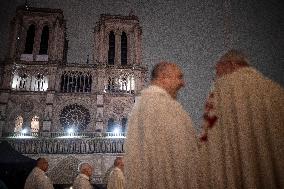 Notre Dame's Virgin Mary Statue Returned To Cathedral - Paris