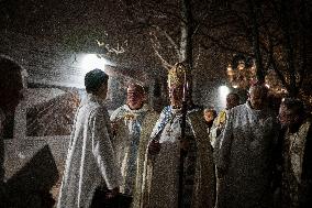 Notre Dame's Virgin Mary Statue Returned To Cathedral - Paris