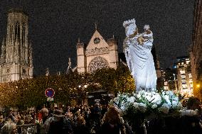 Notre Dame's Virgin Mary Statue Returned To Cathedral - Paris