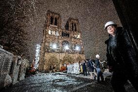 Notre Dame's Virgin Mary Statue Returned To Cathedral - Paris