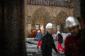 Notre Dame's Virgin Mary Statue Returned To Cathedral - Paris