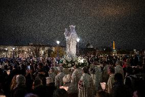 Notre Dame's Virgin Mary Statue Returned To Cathedral - Paris