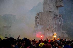 Clashes Erupt Between Israeli And Dutch Fans - Amsterdam