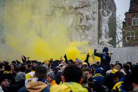 Clashes Erupt Between Israeli And Dutch Fans - Amsterdam