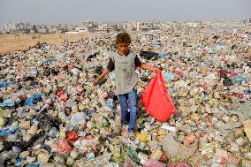 Daily Life In War Time - Gaza