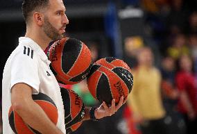 FC Barcelona v Paris Basketball - Turkish Airlines EuroLeague