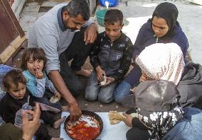 Daily Life Of The Displaced Family - Gaza