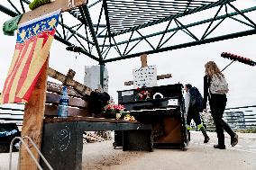 Tribute to the victims of the DANA Storm on Solidarity Bridge - Valencia