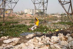 Daily Life In Dhaka