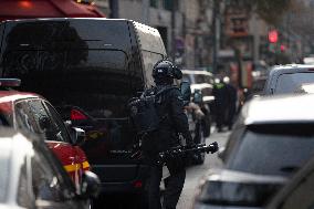 Restaurant Owner Takes Employees Hostage In Issy-les-Moulineaux