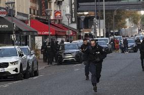 Restaurant Owner Takes Employees Hostage In Issy-les-Moulineaux