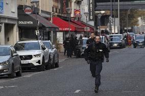 Restaurant Owner Takes Employees Hostage In Issy-les-Moulineaux