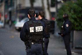 Pizzeria Owner's Son Takes Employees Hostage In Issy-les-Moulineaux