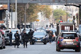 Pizzeria Owner's Son Takes Employees Hostage In Issy-les-Moulineaux