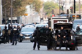 Pizzeria Owner's Son Takes Employees Hostage In Issy-les-Moulineaux