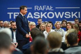 Rafal Trzaskowski's Krakow Campaign Before Civic Coalition Primary