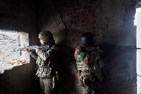 Soldiers of 57th Brigade practice assault skills in Kharkiv region