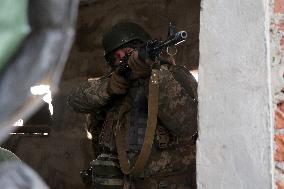 Soldiers of 57th Brigade practice assault skills in Kharkiv region