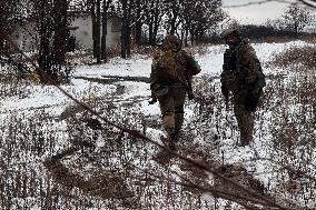 Soldiers of 57th Brigade practice assault skills in Kharkiv region