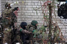 Soldiers of 57th Brigade practice assault skills in Kharkiv region