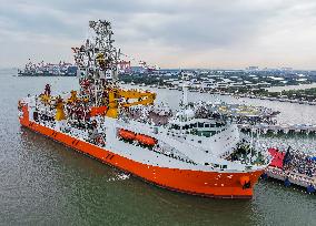 China's First Domestically Designed And Built Deep-Ocean Drilling Vessel - Guangzhou