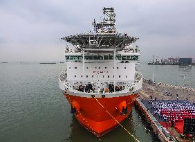 China's First Domestically Designed And Built Deep-Ocean Drilling Vessel - Guangzhou