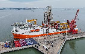 China's First Domestically Designed And Built Deep-Ocean Drilling Vessel - Guangzhou