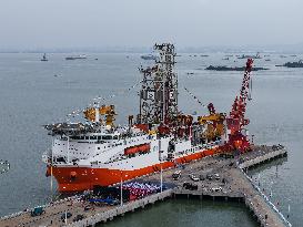 China's First Domestically Designed And Built Deep-Ocean Drilling Vessel - Guangzhou