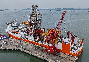 China's First Domestically Designed And Built Deep-Ocean Drilling Vessel - Guangzhou