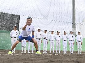 Baseball clinic by former Mariner Suzuki