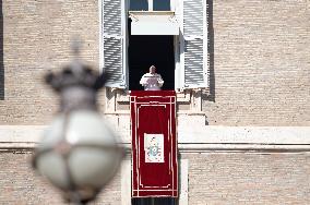 Pope Francis Angelus Prayer