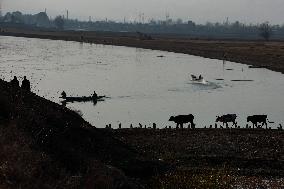 Daily Life In Kashmir