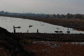 Daily Life In Kashmir