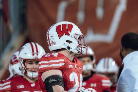 Wisconsin Badgers Vs. Oregon Ducks