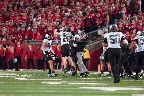 Wisconsin Badgers Vs. Oregon Ducks