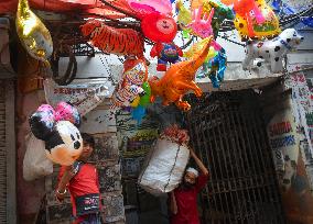 Daily Life In Kolkata, India