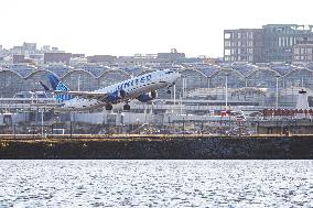 United Airlines Boeing 737 MAX 8