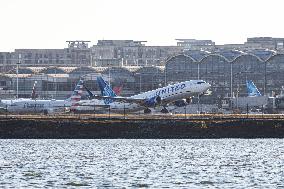 United Airlines Boeing 737 MAX 8