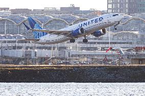 United Airlines Boeing 737 MAX 8