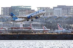 United Airlines Boeing 737 MAX 8