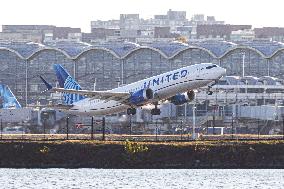 United Airlines Boeing 737 MAX 8