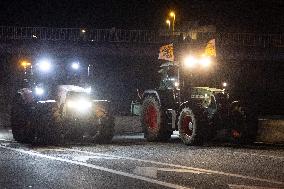 Farmers protest against EU-Mercosur agreement on the RN118 - Velizy-Villacoublay