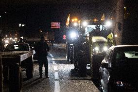 Farmers protest against EU-Mercosur agreement on the RN118 - Velizy-Villacoublay