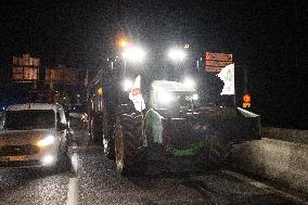 Farmers protest against EU-Mercosur agreement on the RN118 - Velizy-Villacoublay