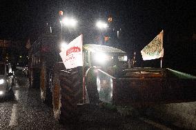 Farmers protest against EU-Mercosur agreement on the RN118 - Velizy-Villacoublay