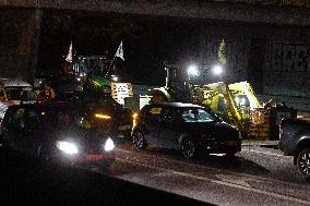 Farmers protest against EU-Mercosur agreement on the RN118 - Velizy-Villacoublay