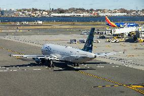 JetBlue Airbus A320 In LaGuardia Airport